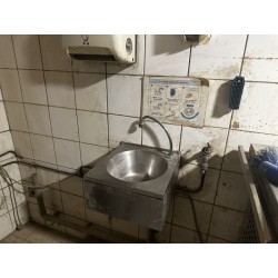 1 lave-main en inox