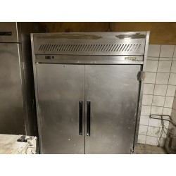 1 armoire réfrigérée froid positif WILLIAMS (moteur situé à l'étage)