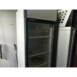 1 armoire à boissons réfrigérée PROFF