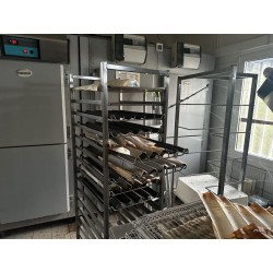 1 échelle à pâtisserie 17 niveaux en inox et filets de cuisson