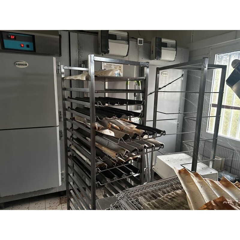 1 échelle à pâtisserie 17 niveaux en inox et filets de cuisson