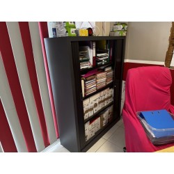 1 armoire en métal