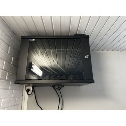 1 baie informatique +1 switch 24 ports
