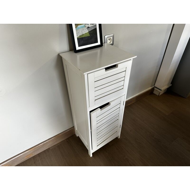1 petit meuble de rangement en fibres de bois