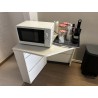 1 petit meuble bar en fibres de bois + résine