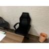 1 chaise visiteur en résine 1 chaise en résine+ pied métal 4 chaises visiteur en métal 1 fauteuil de bureau en tissu + similicui