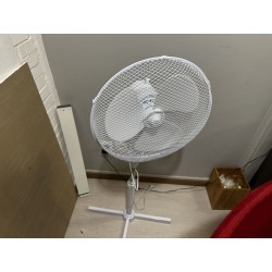 1 ventilateur sans marque apparente