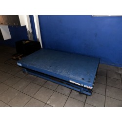 1 table élévatrice  HYMO 1000kg + moteur (absence de référence) Environ 6 à 7 ans sous toutes réserves