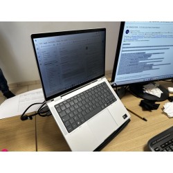 1 support d'ordinateur portable