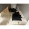 4 tables en fibres de bois, piétement en métal, 1 caisson 4 repose-pieds 3 fauteuils de bureau 3 chaises visiteurs