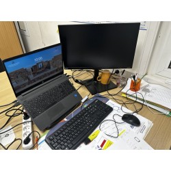 1 ordinateur portable HP (1 manquant, au regard du RJ)