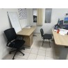 4 bureaux en fibres de bois et pied métal 2 chaises de bureau 1 chaise visiteur