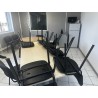 1 table rectangulaire + 1 table de réunion en fibres de bois 10 chaises visiteurs