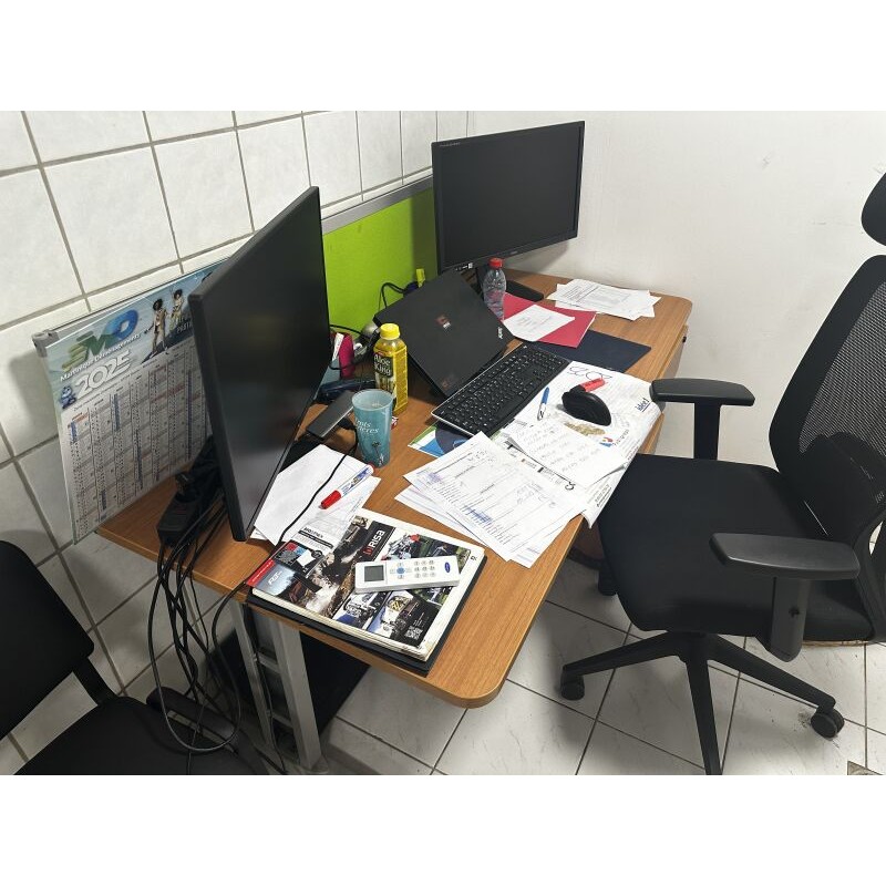 1 écran V7 L27HAS2K 1 écran IIYAMA PROLITE 82483HS