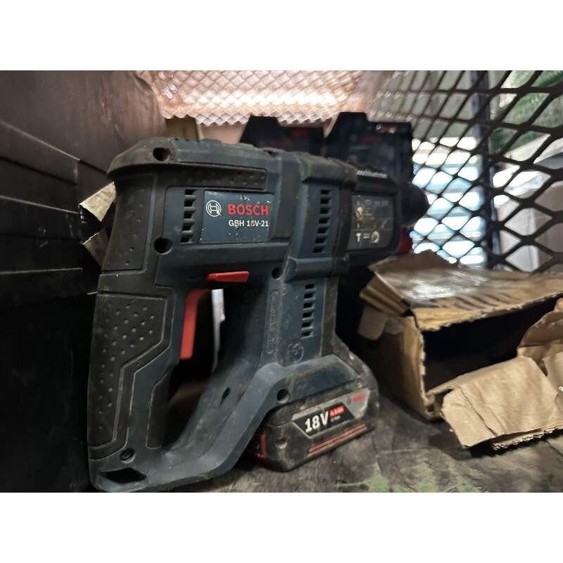 Case 52 2 perforateurs BOSCH GBH 18v-21