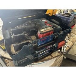 2 perceuses visseuses BOSCH GSR 18v-28