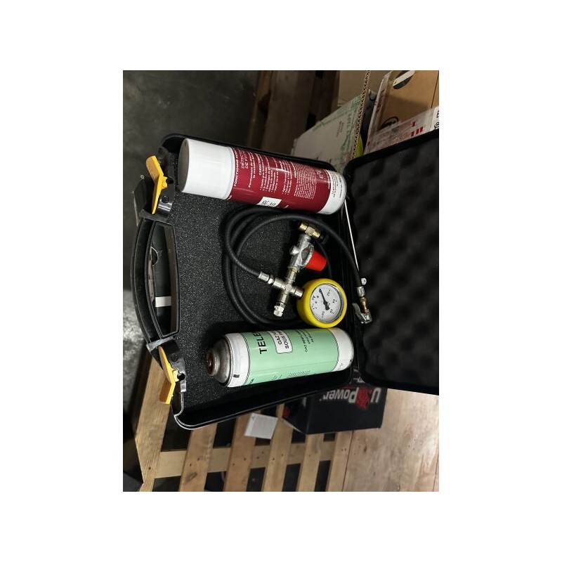 Case 112 1 testeur d'étanchéité dans un coffret