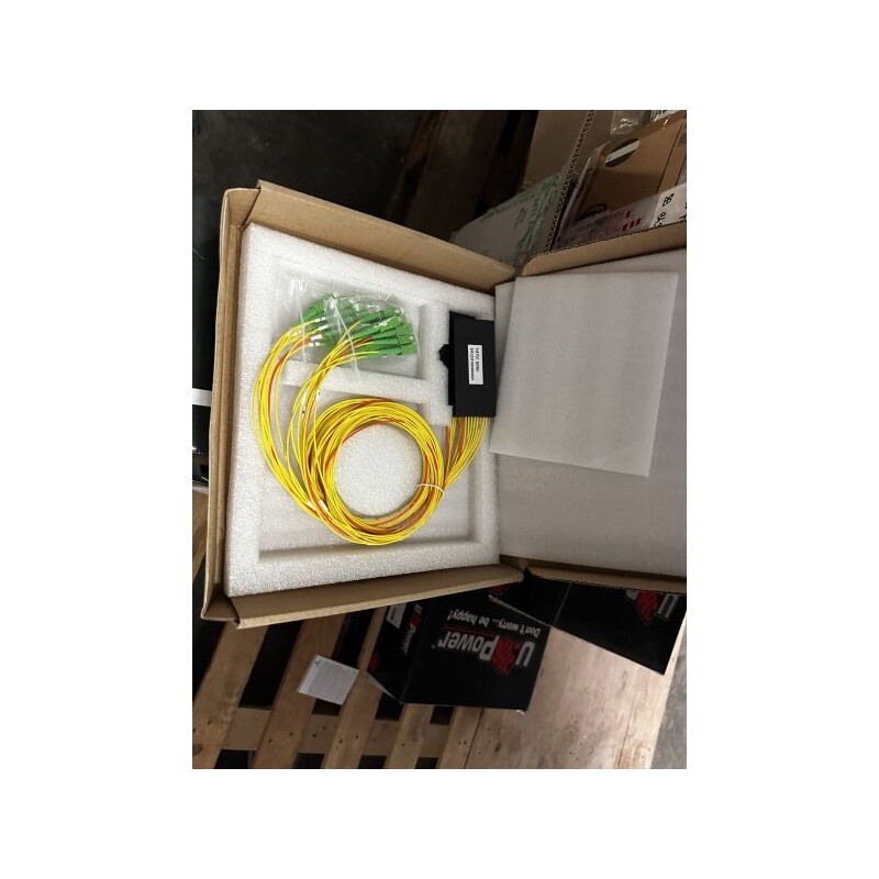 Case 113 8 boîtes de coupleurs PLC splitter : S/N:Q1818360800001