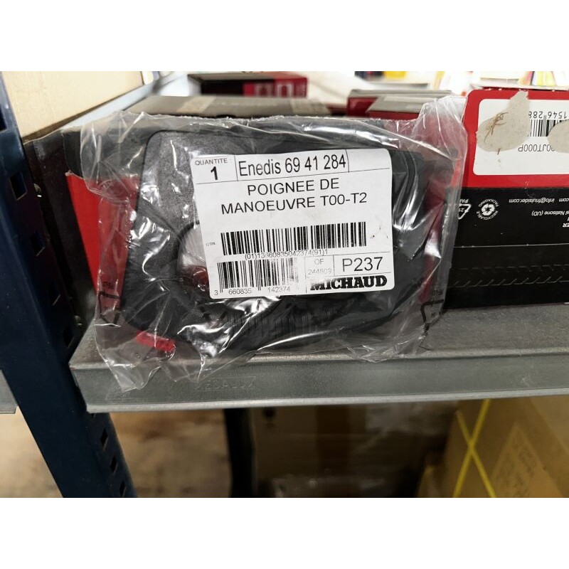Case 151 3 poignées porte fusible TST
