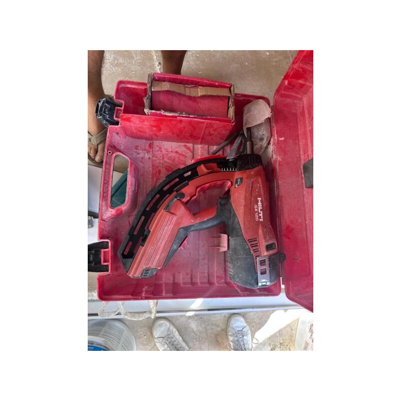 1 pistolet à clou HILTI GX 120 et sa mallette