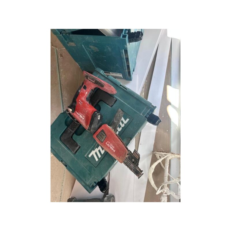 1 visseuse à placo HILTI SD 5000 1 chargeur de vis HILTI SMD 57