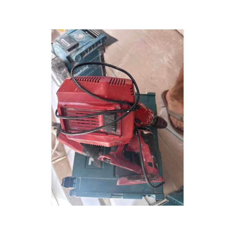 1 chargeur HILTI