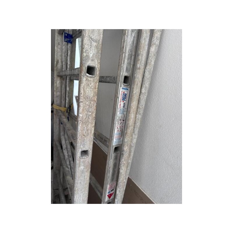 1 échafaudage en aluminium FACAL roulant incomplet Capacité max : 150 kg