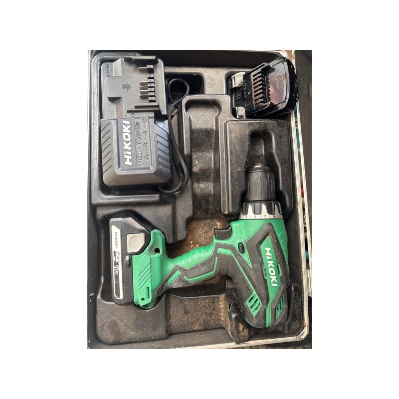 1 perceuse visseuse HIKOKI complète