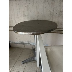 1 table bistrot (rouille)