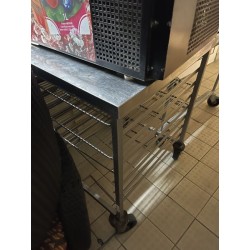 1 desserte repose-plateaux en inox 8 niveaux 3 grilles