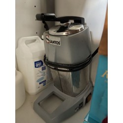 1 appareil à jus SANTOS (hors service ?)