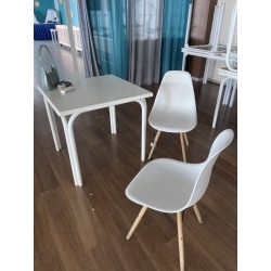 2 chaises visiteur
2 chaises hautes pour enfant