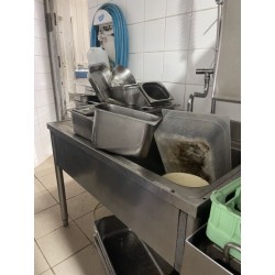 1 plonge à un bac