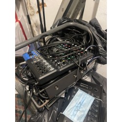 1 table de mixage YAMAHA
