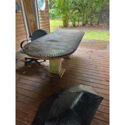 1 table en bois plateau ovale