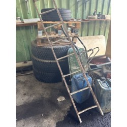 1 lot de 3 pneus  (camion)
