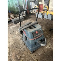 1 aspirateur professionnel BOSCH