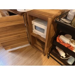 1 petite étagère en teck