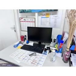 1 écran BENQ gw2270
1 clavier + 1 souris LOGITECH
1 unité centrale ZALMAN