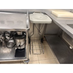 1 support poubelle en inox, capot en plastique