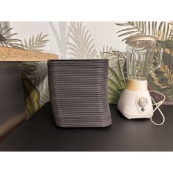 Environ 40 plateaux en plastique