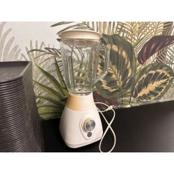 1 petit blender