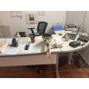 1 bureau avec retour en fibres de bois