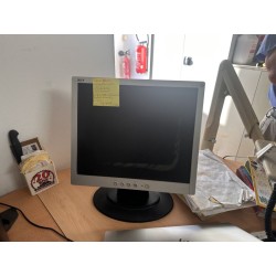 1 écran ACER (signalé hors service)