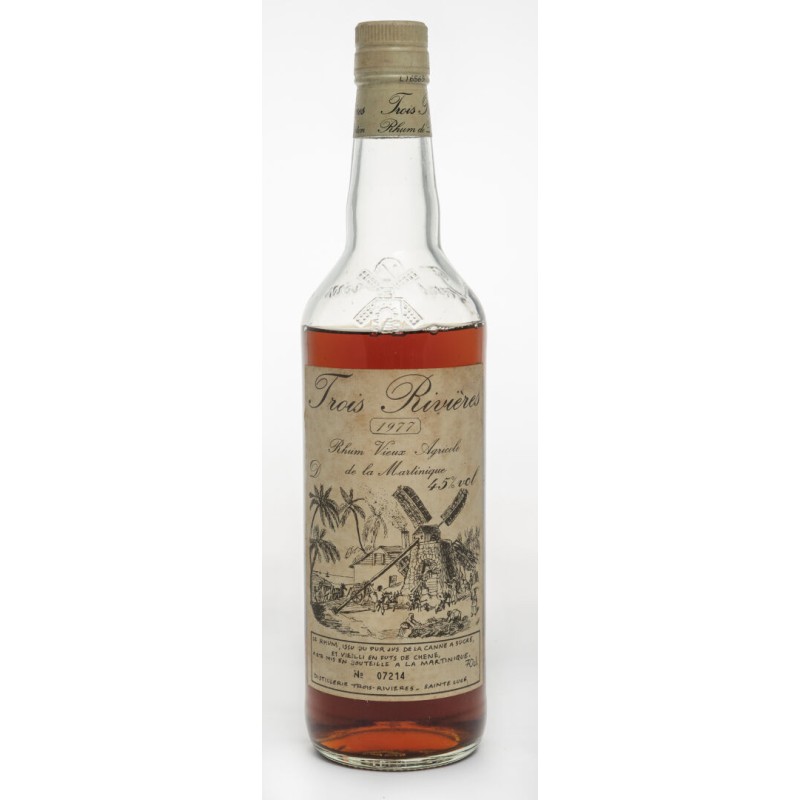 TROIS RIVIERES Rhum vieux, 45°, Martinique. Millésime 1977. Bouteille numérotée 07214. 70 cl. Les infimes stigmates du temps ser