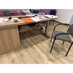 1 bureau en stratifié bois et métal