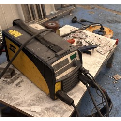 1 poste à souder TIG ESAB 2200i