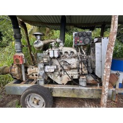 1 unité de filtration 1 flotteur 140m cube / h 6 cylindres atmosphérique 1 pompe à eau CAPRARI 1 lot d'asperseurs