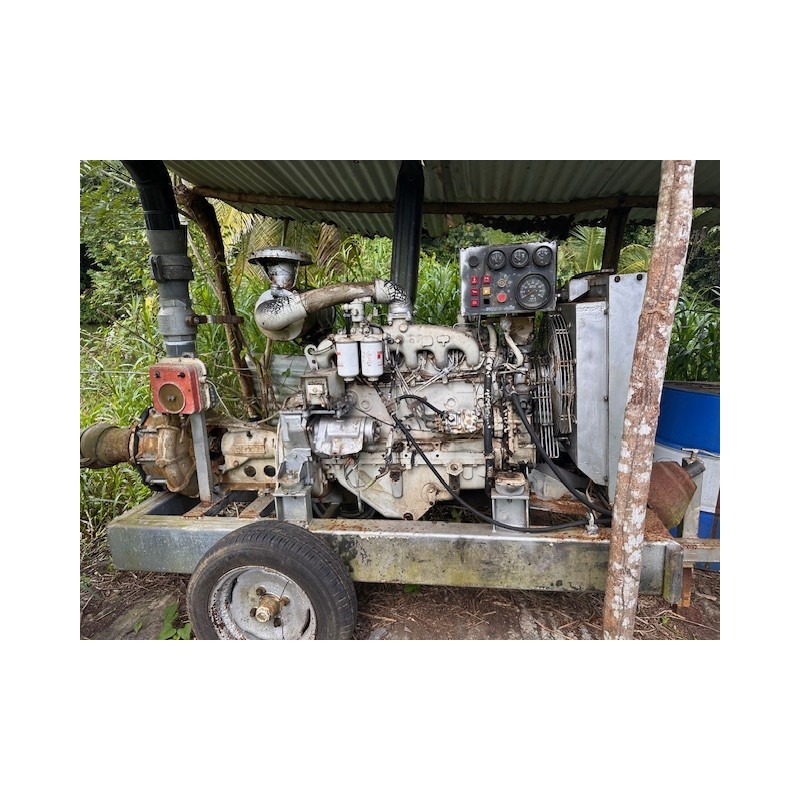 1 unité de filtration 1 flotteur 140m cube / h 6 cylindres atmosphérique 1 pompe à eau CAPRARI 1 lot d'asperseurs