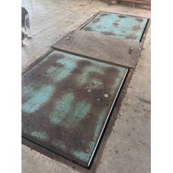 2 tables élévatrices palettiseur, année 2008